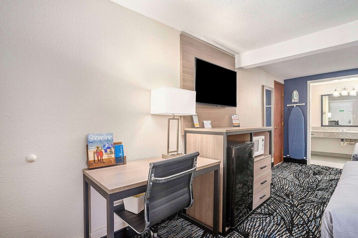 Room 22 of 38