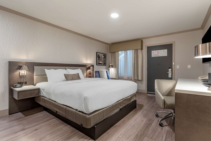 Room 26 of 37