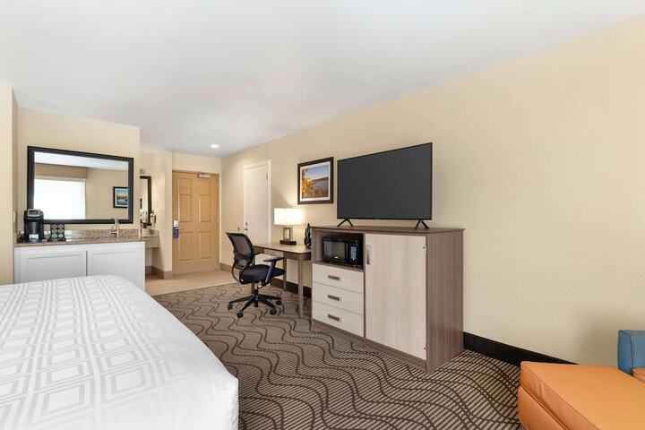 Best Western Plus Heritage Inn