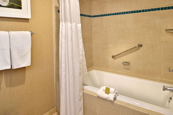 DoubleTree by Hilton Hotel St. Louis - Chesterfield