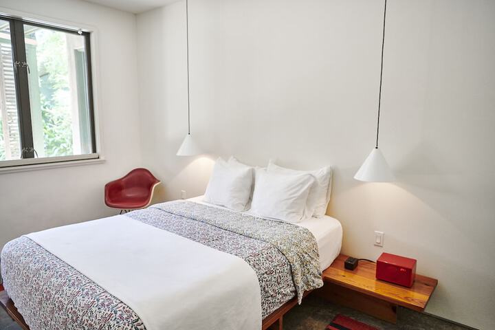 Room 16 of 34