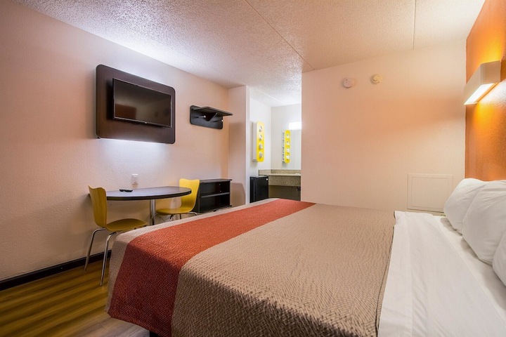 Motel 6 Ashland OH