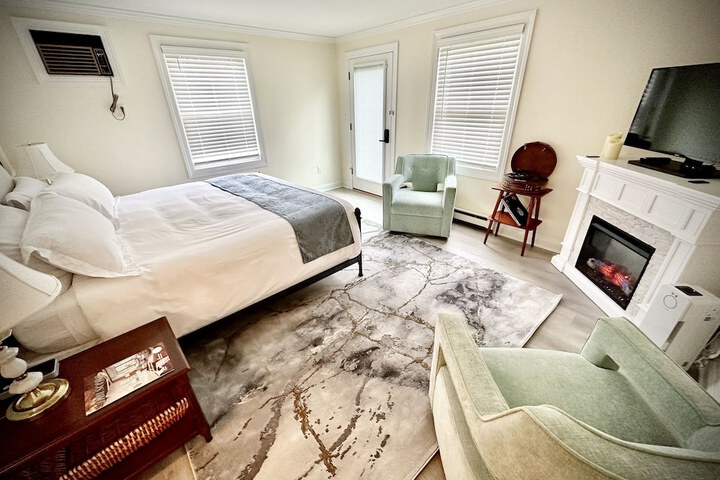 Room 32 of 70