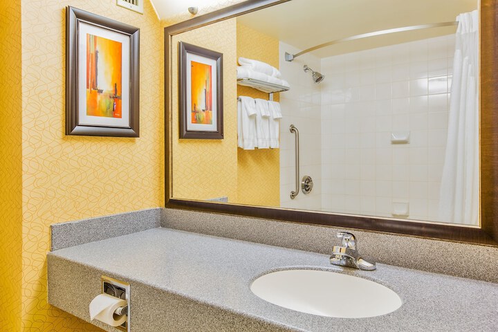 Holiday Inn Sydney - Waterfront by IHG
