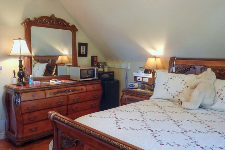 SERENITY RANCH BED & BREAKFAST