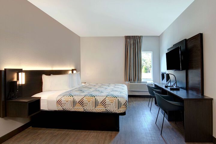 Room 26 of 37