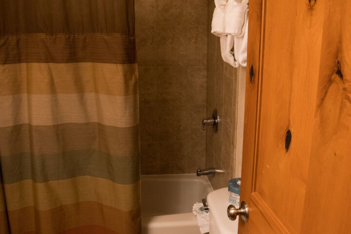Room 47 of 191