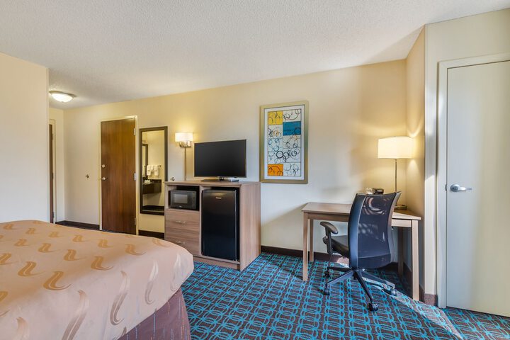 Room 14 of 25