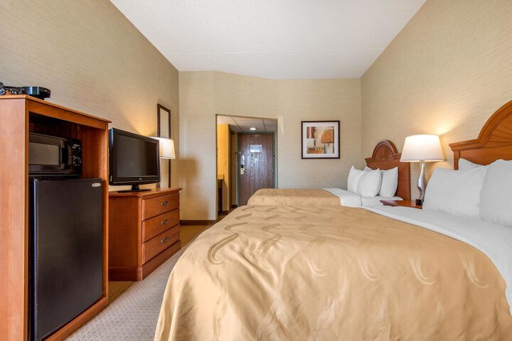 Room 12 of 36