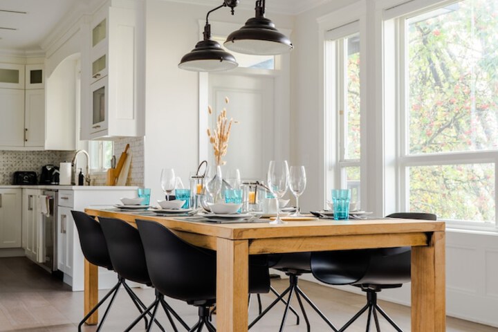 Luxury house with 3 bedrooms and 1 office