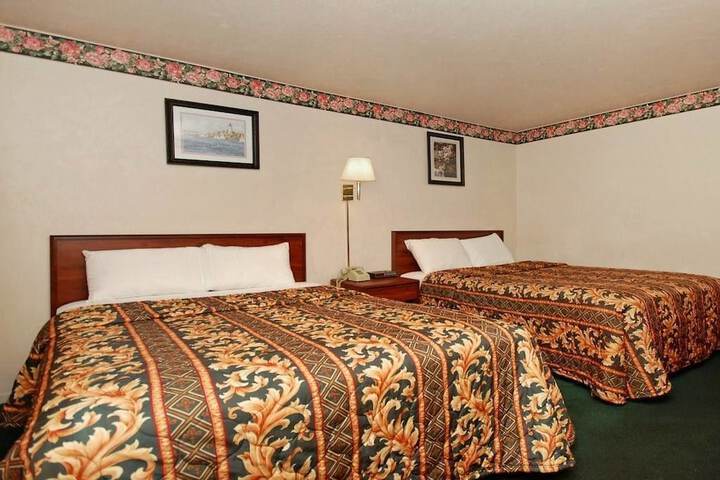 Room 10 of 34