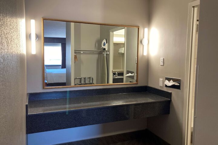 Best Western North Bay Hotel & Conference Centre