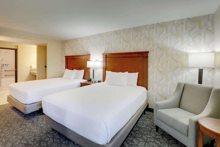 Room 33 of 67