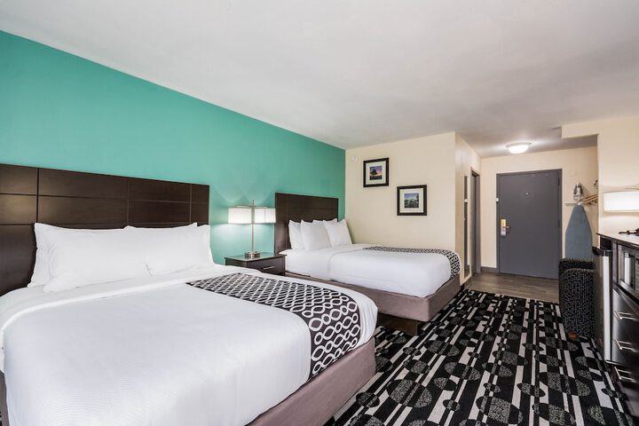 Room 8 of 16