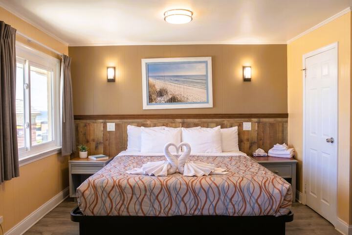 Colonial Inn Motel