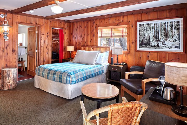 Room 52 of 192