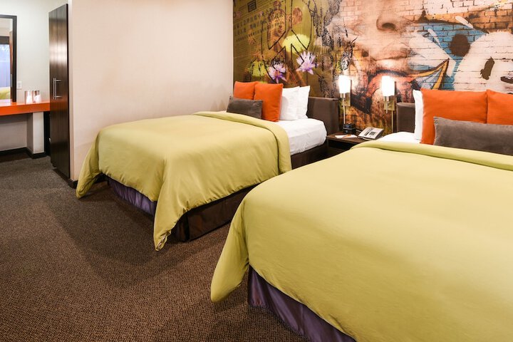 The Tangerine - a Burbank Hotel