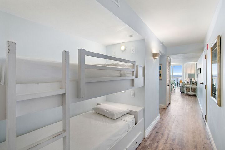 Room 118 of 173