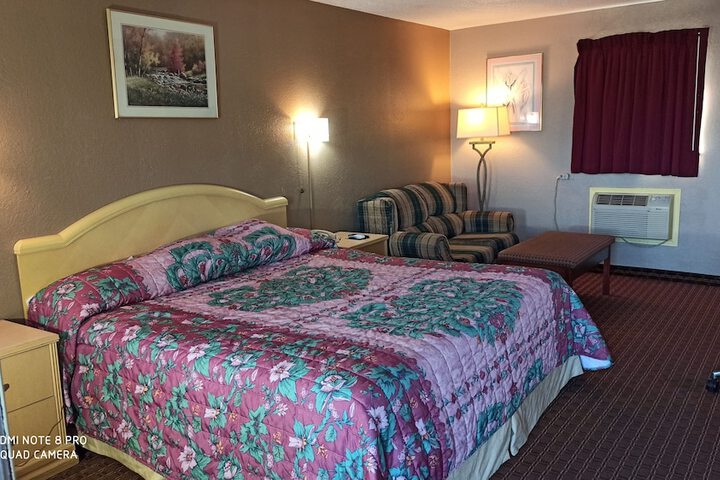 Room 12 of 27