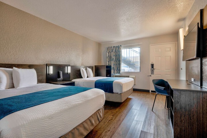 Room 9 of 25
