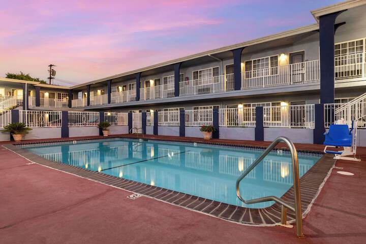 Best Western Orange Plaza