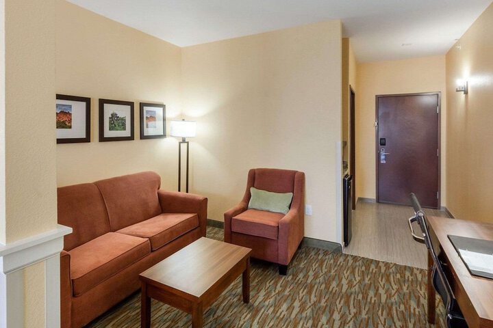 Comfort Suites Cotulla near I-35