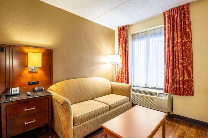 Room 30 of 40