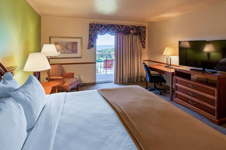Room 21 of 34