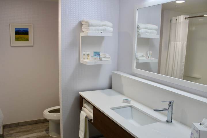 Room 8 of 27