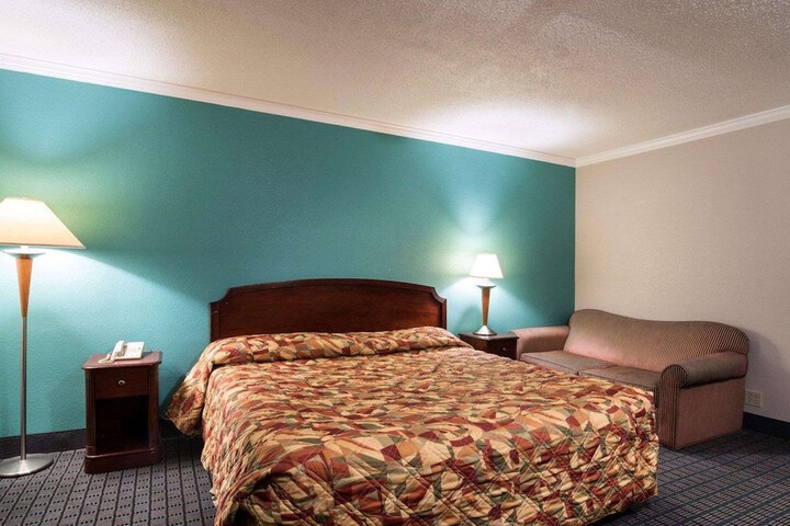 Room 20 of 32