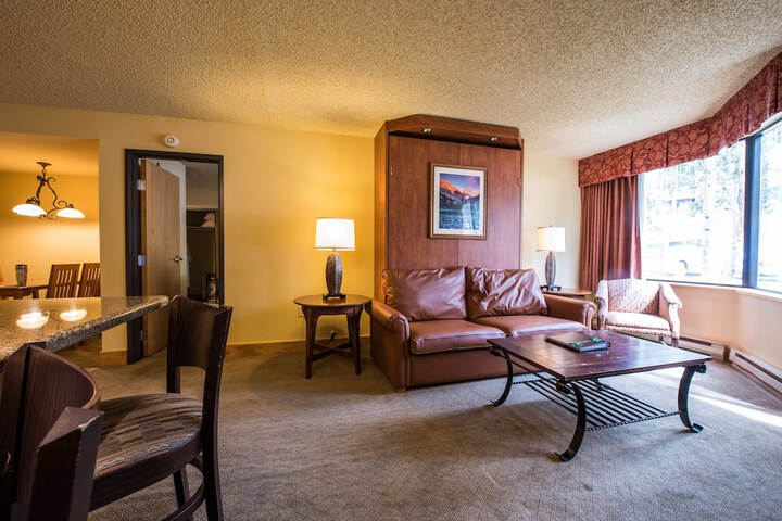 Room 73 of 87