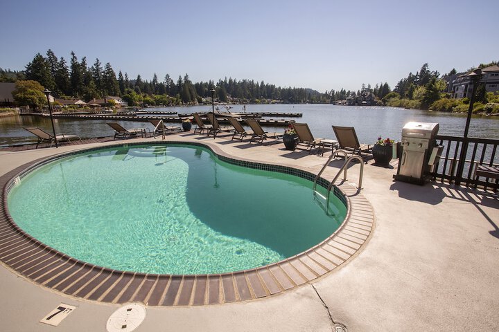 Lakeshore Inn