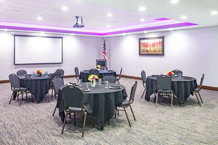 La Quinta Inn & Suites by Wyndham Joplin