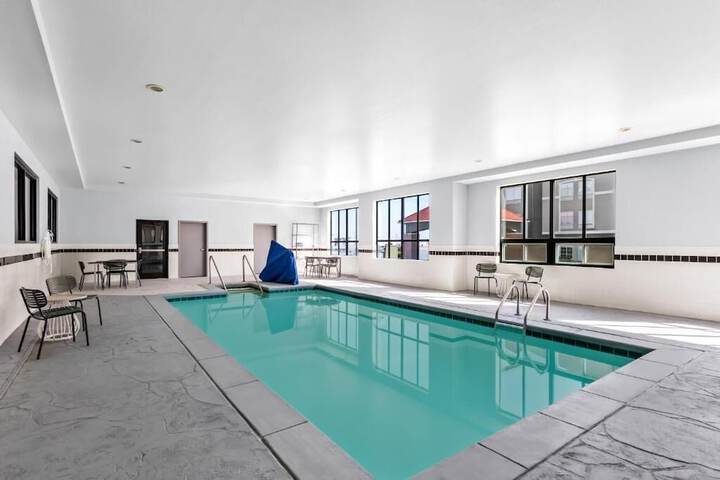 Spark by Hilton Shawnee