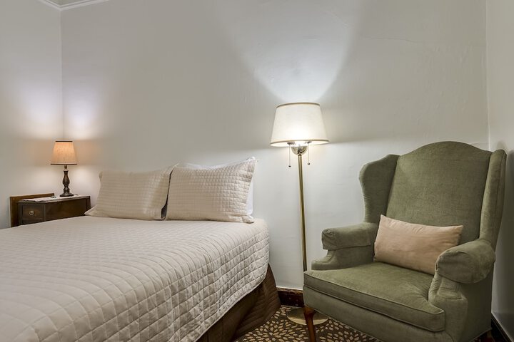 Room 14 of 42