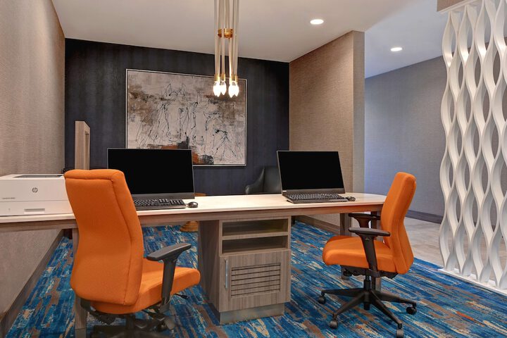 Business Center 44 of 44