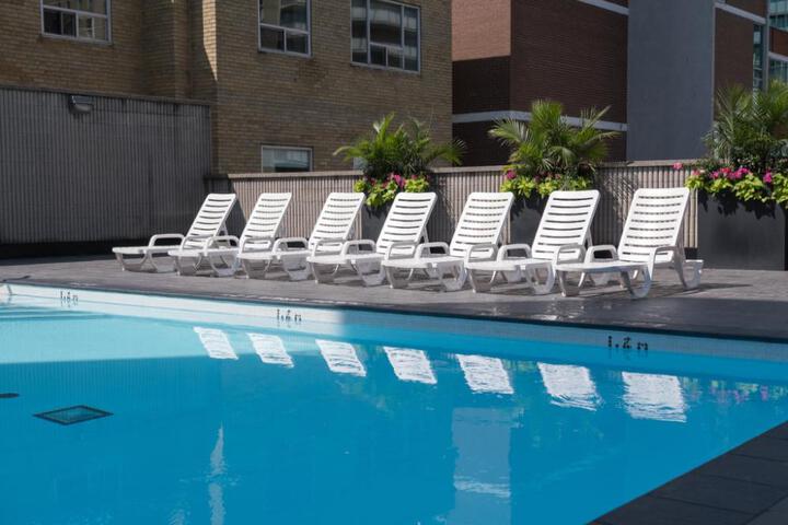 The Roehampton Hotel