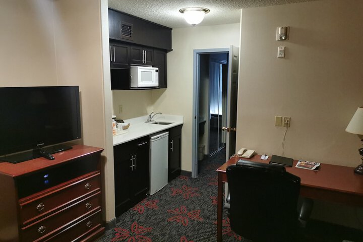 Room 7 of 33