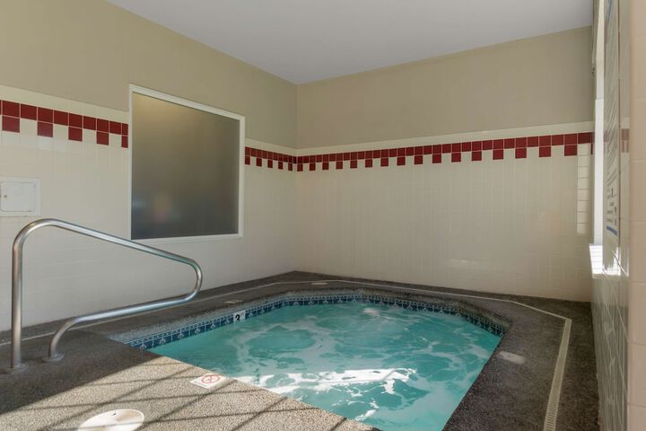 Best Western Plus Park Place Inn & Suites