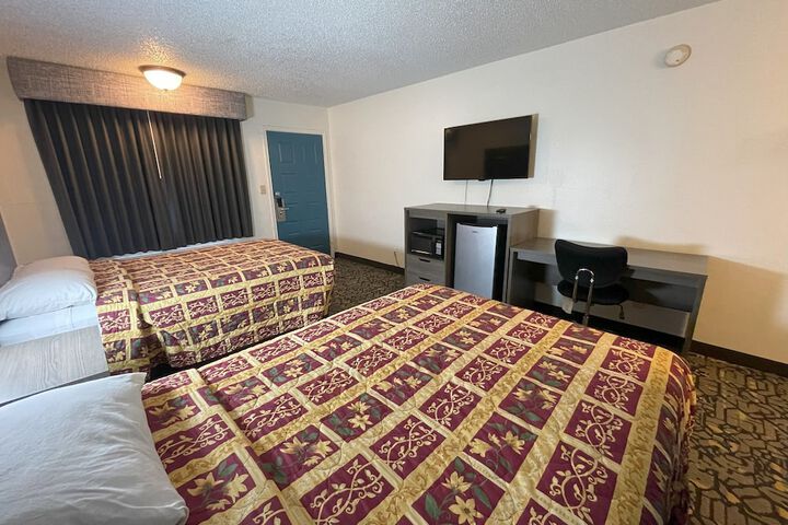 Room 6 of 15