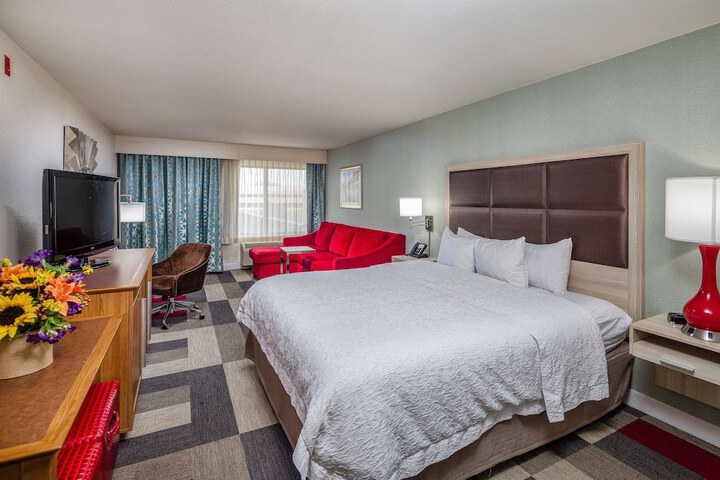 Room 34 of 60