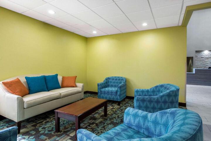 Quality Inn & Suites Arnold
