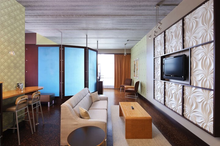 Tulyp Tapestry Collection by Hilton