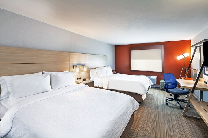 Room 16 of 40