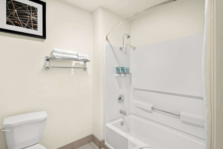 Room 10 of 31