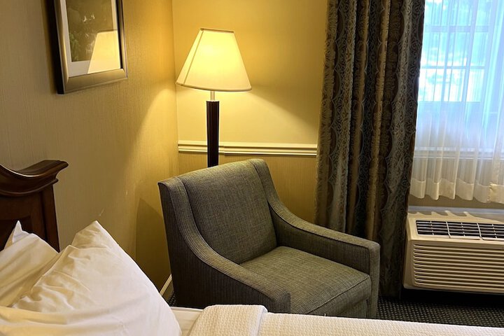 Room 17 of 36