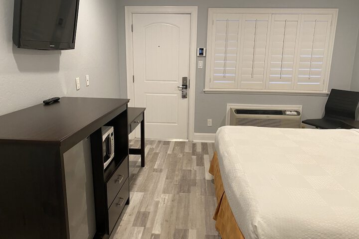 Room 63 of 152
