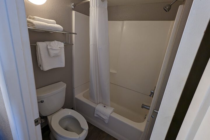 Room 35 of 64