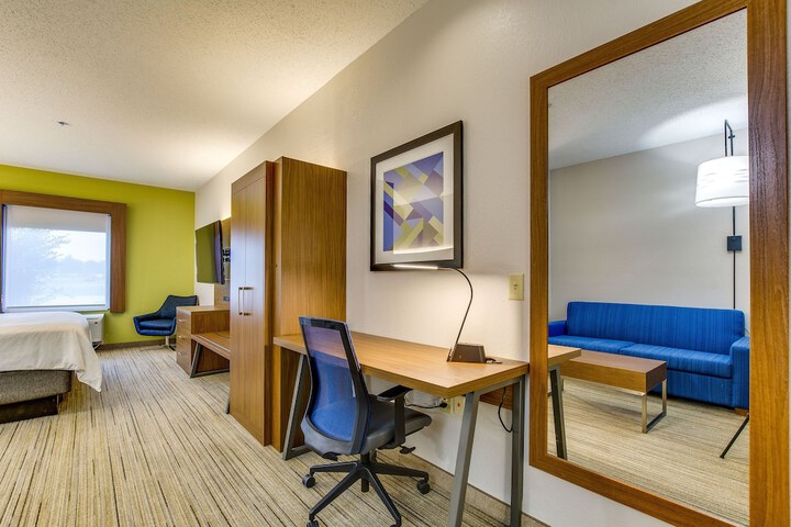Room 19 of 40