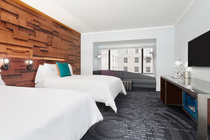 Room 53 of 121